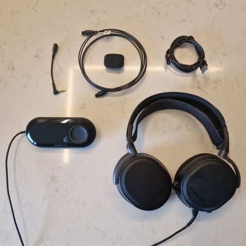 Steelseries Arctis Pro Headset + GameDAC