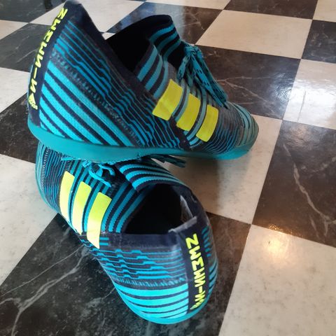 Innesko Adidas 38 Nemeziz