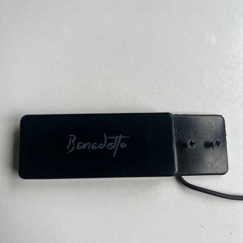 Benedetto S6 floating pickup