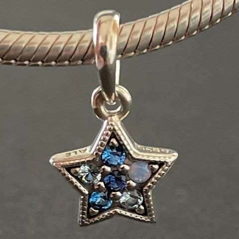 Pandora charm «Bright Star Pendant» Blue