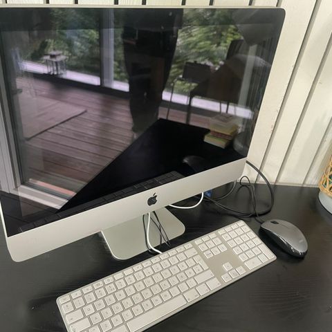 iMac 21.5 inch (mid 2011)