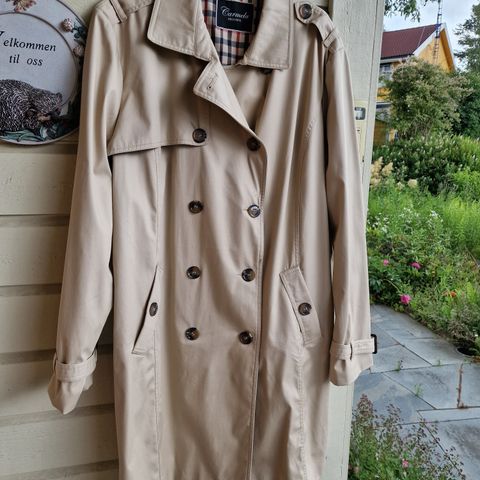 Ny Beige Trenchcoat str 48