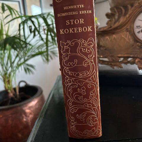 Skjønberg Erkens klassiske kokebok (1942)