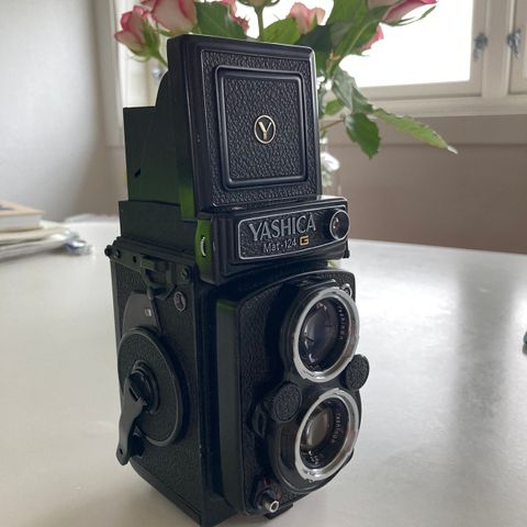 Yashica Mat-124 G