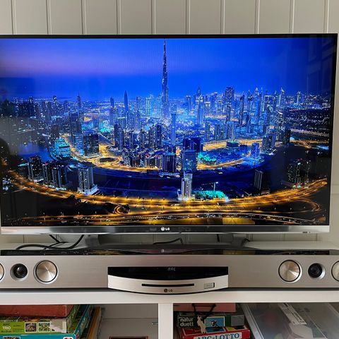 LG 3D Smart TV 48 tommer inkl Soundbar