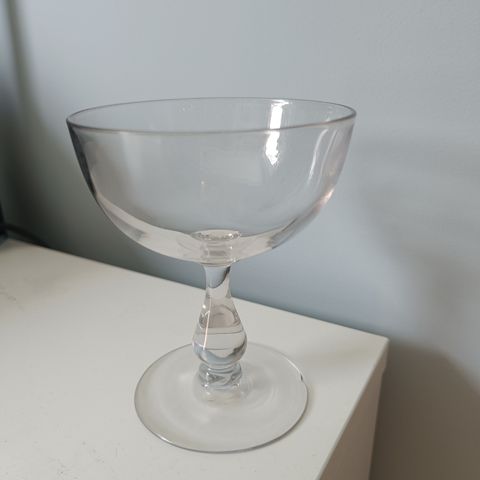 Gammeldagse Martini glass, 8 cm i diameter