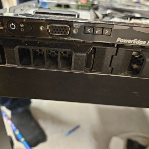 DELL R420 host