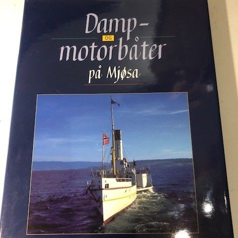 Damp- og motorbåter på Mjøsa. Utgitt i bare 3000 eksemplarer.