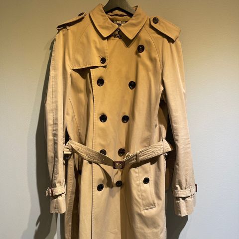 Pent brukt Burberry trench