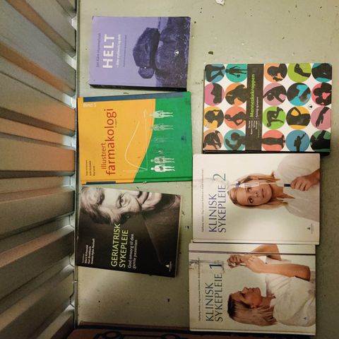 Pensumlitteratur til bachelor i sykepleie (2009-2012)