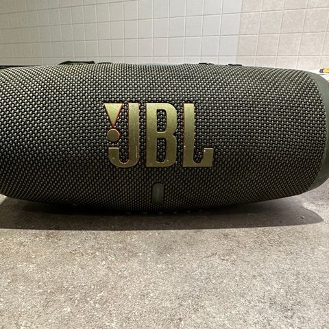 JBL charge 5