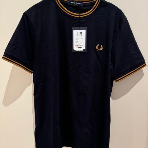 Fred Perry Twin Tipped — NVY/DRK CARAMEL