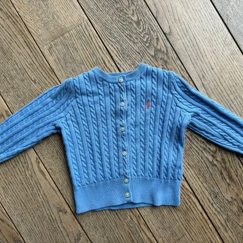 Pent brukt lyseblå Polo Ralph Lauren cable knit cardigan str 24 mnd