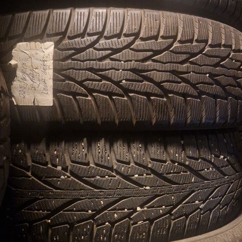 225/60R18 vinterdekk Nokian og Kumho