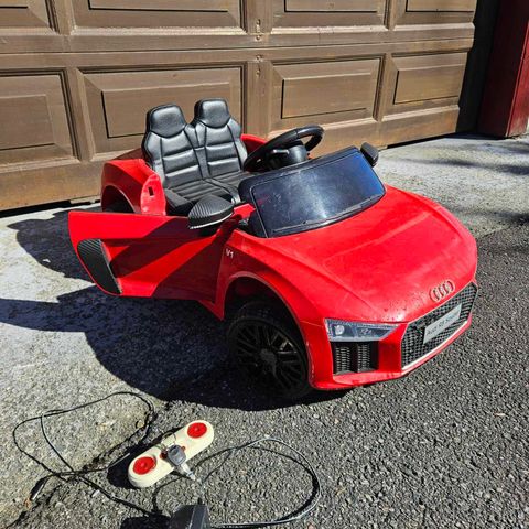 Elektrisk lekebil med fjernkontroll