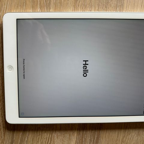 iPad   Wifi +Cellular  Modell A1475.  EMC 2647