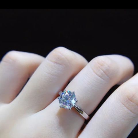 Elegant ring