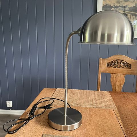 Bordlampe i rustfritt stål