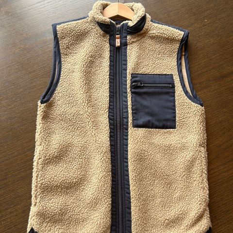 Vest i Teddy fra Pompdelux str. 134/140 (ubrukt)