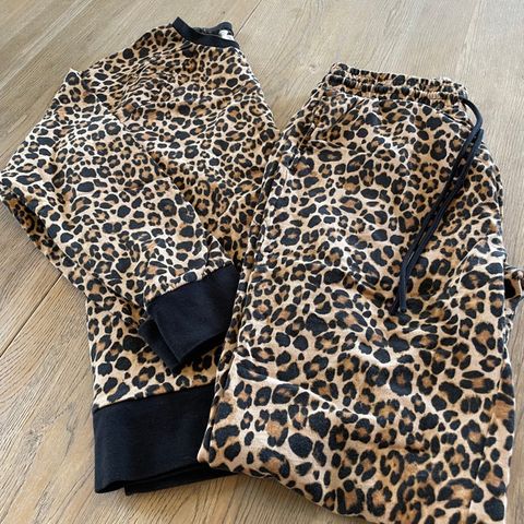 Leopard joggedress