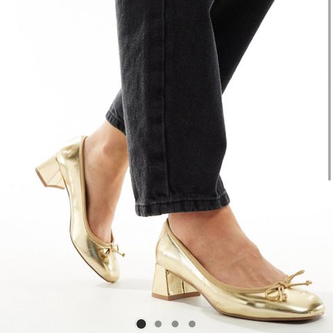 Helt nye gullpumps fra ASOS