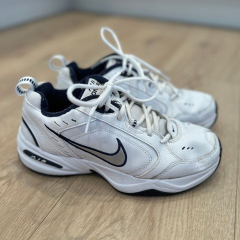 Nike Air Monarch joggesko