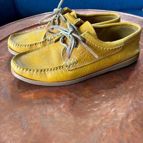 Yuketen seiler sko (boat shoes) i sennepsgul, str 43