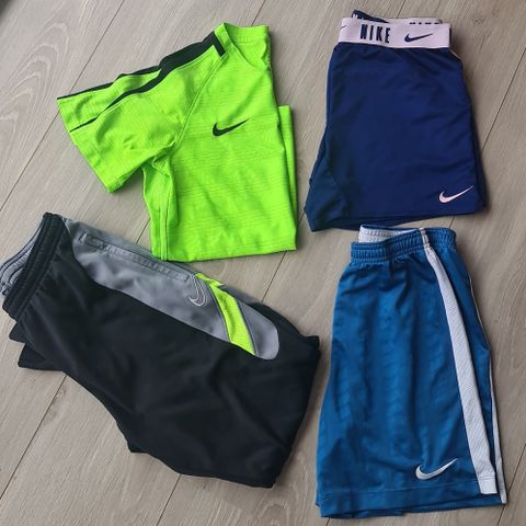 Pent brukt Nike Dri-fit treningsklær str M/L (137-156 cm).
