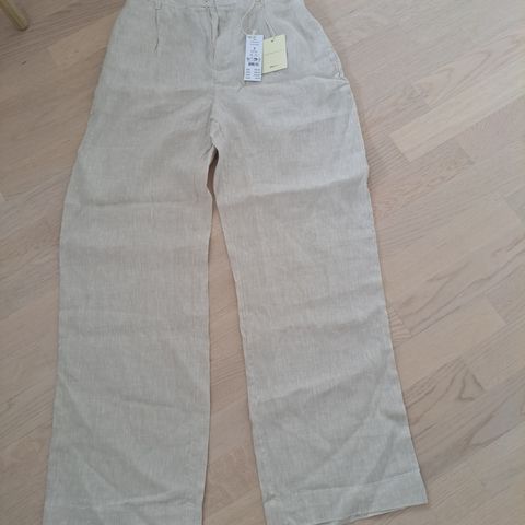 Ny bukse fra Ginatricot