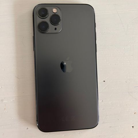 Pent brukt IPhone 11 pro, 256 GB