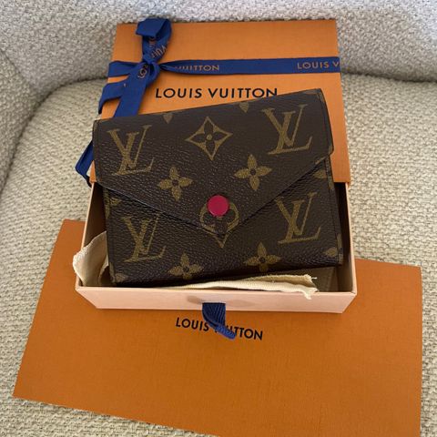 Louis Vuitton  Victorine wallet