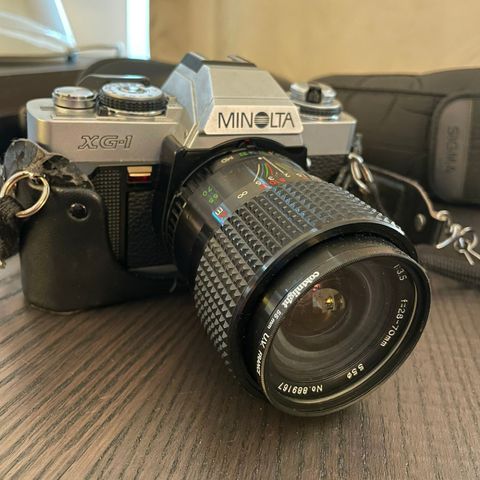 MINOLTA XG-1 MED BLITS OG BEHOLDER