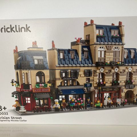 Lego Bricklink 910032 Parisian Street