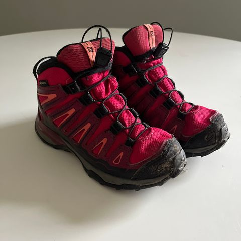 Salomon GoreTex sko 31