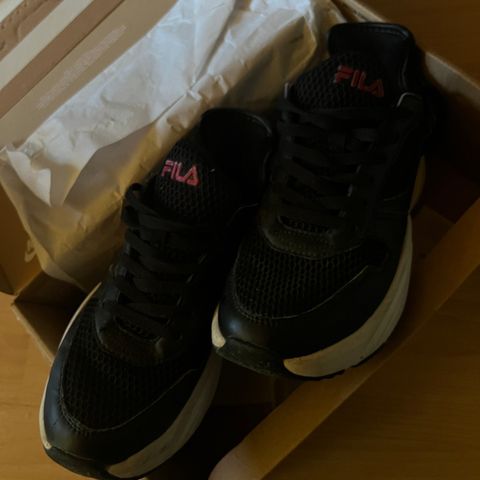 Fila sko str 38