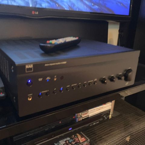 NAD 375 BEE PD, med innebygd dac.