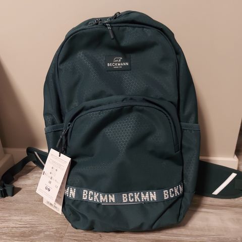 Helt ny Skolesekk ( Beckmann 30 L ) selger billig til 799 kr.