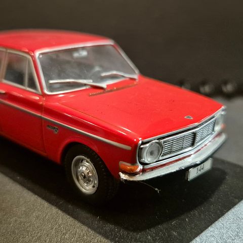 Atlas Modellbil Volvo 144   1966 mod.