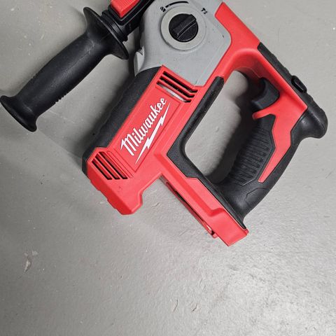 Milwaukee M18 BH for kr 1999! Nypris kr 2799!