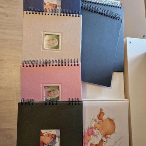 Foto/scrappingbøker og babyalbum