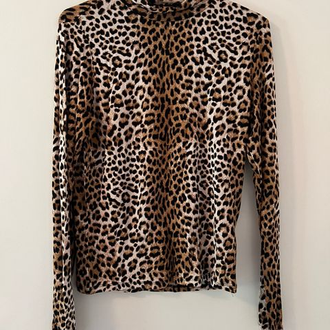 Leopard print top