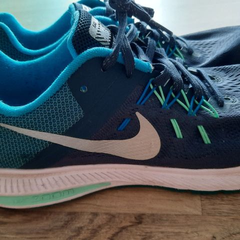 Ny vasket! NIKE ZOOM WINFL02