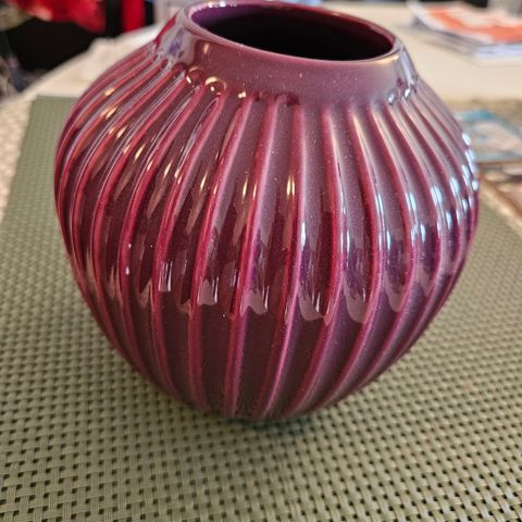 Kahler vase selges