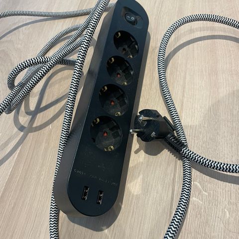 IKEA Koppla skjøteledning med 4 uttak og usb!