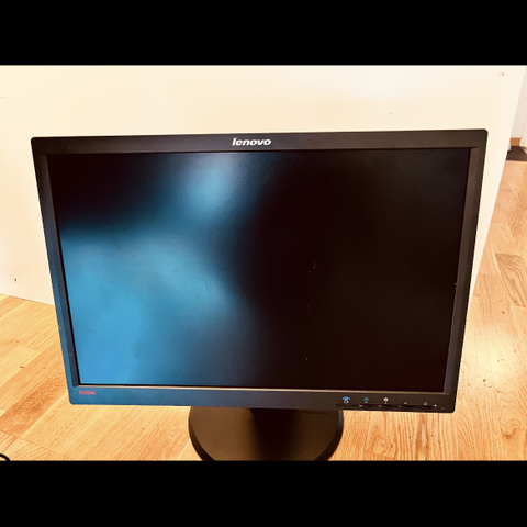 Lenovo pc-skjerm selges