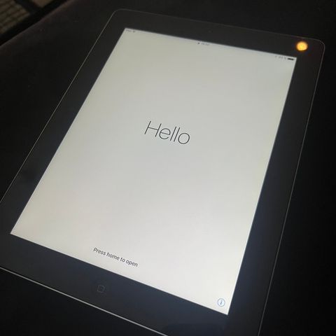 iPad model A1458 (4th generation)