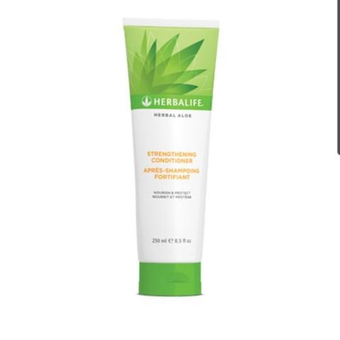 Helt jævlig balsam som bare lager knuter (Herbalife strengthening conditioner)