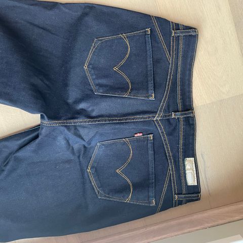 2 stk Jeans fra Levis