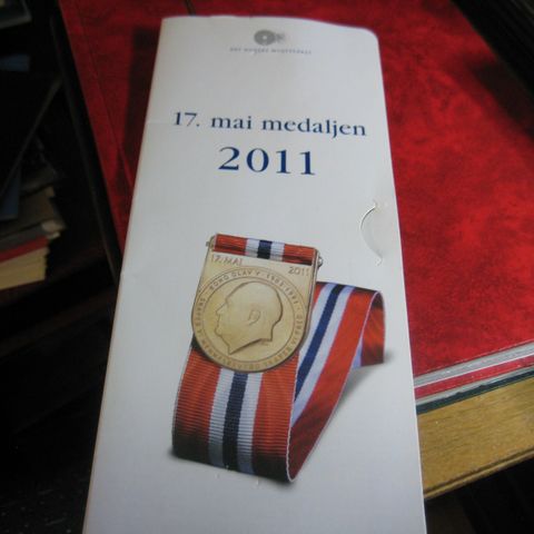 17.Mai medaljen 2011 i orginalfolder unc