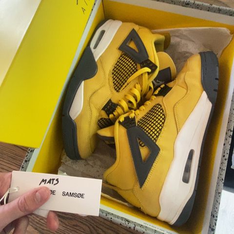 Jordan 4 lightning